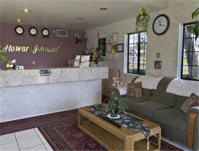 Howard Johnson By Wyndham Norco Exterior photo